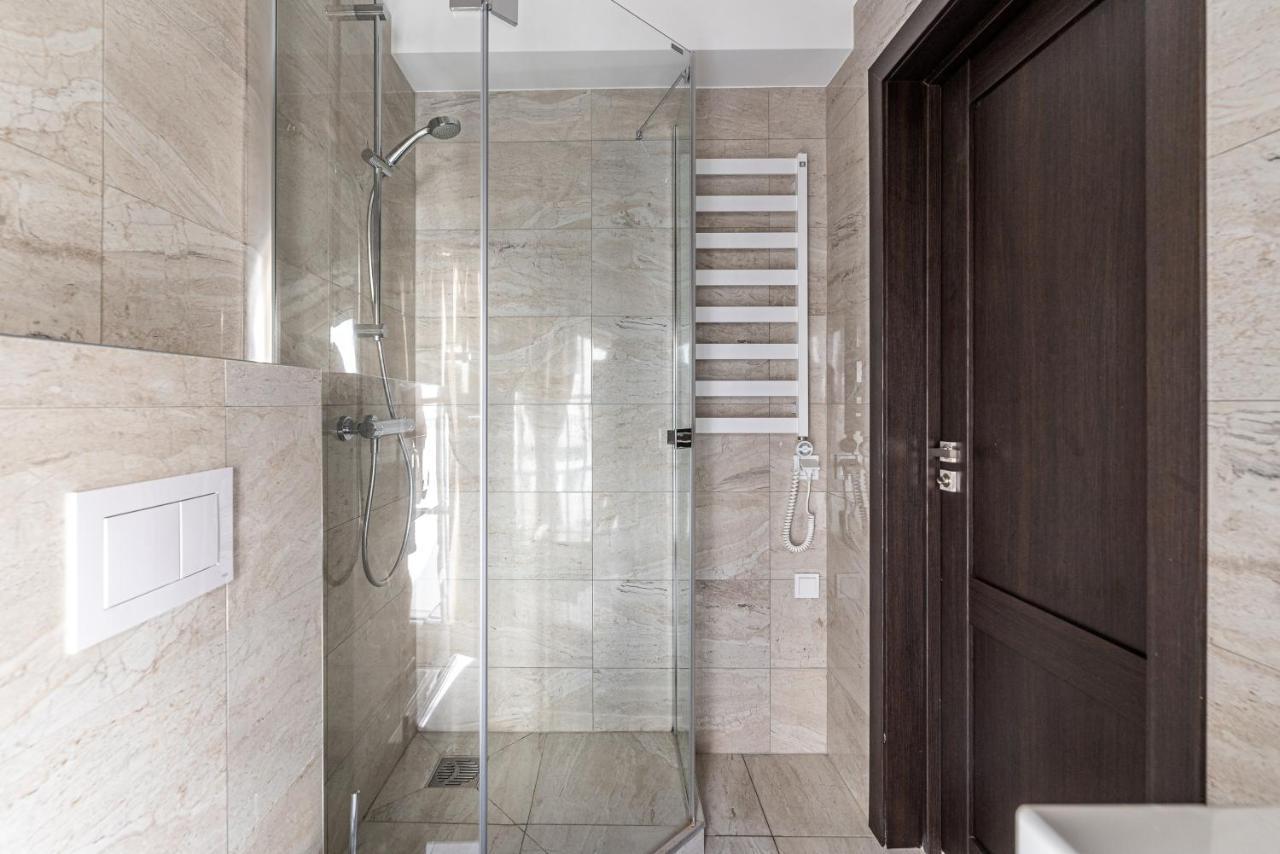 Sun Lighted Cathedral Square Studio Apartment Vilnius Bagian luar foto